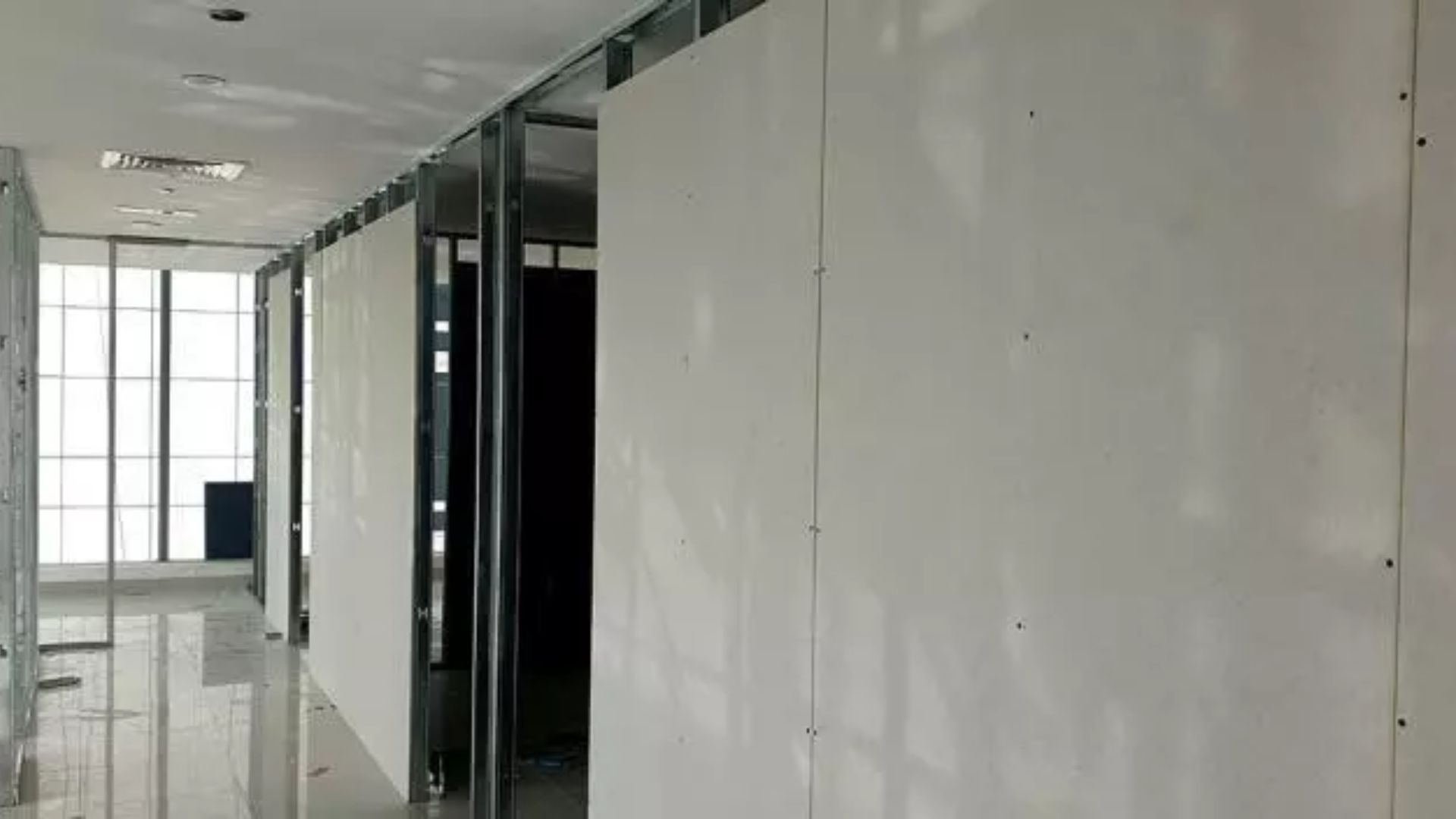 The Ultimate Guide to Choosing the Right Gypsum Partition Contractor in Dubai 