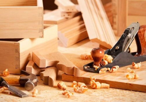 What Are the Key Benefits of Using Professional Carpenter Services